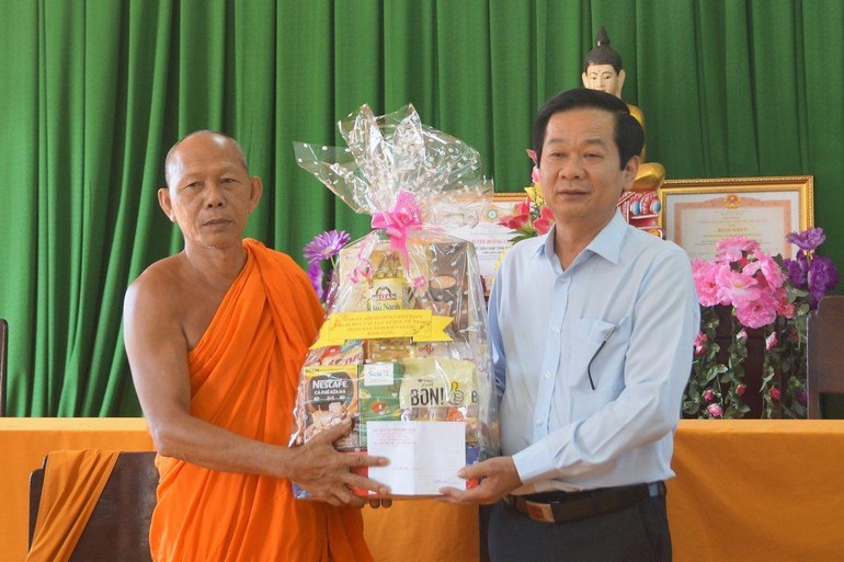 Ông Đỗ Thanh Bình chúc mừng Tết cổ truyền Chôl Chnăm Thmây của đồng bào Khmer