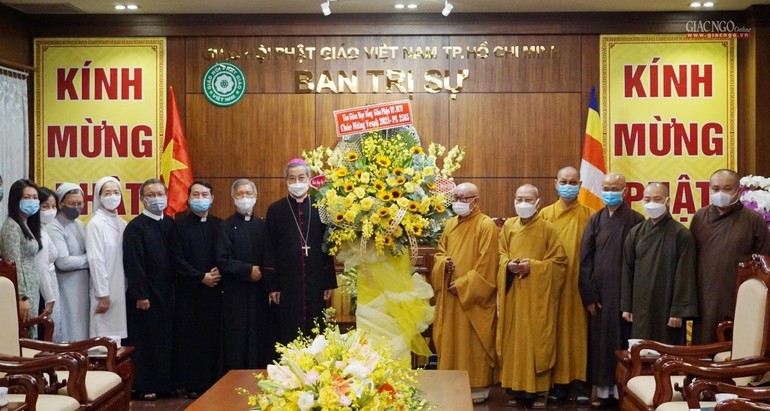 Ngài Tổng Giám mục Tổng Giáo phận TP.HCM chúc mừng Phật đản đến chư tôn đức Ban Trị sự GHPGVN TP.HCM