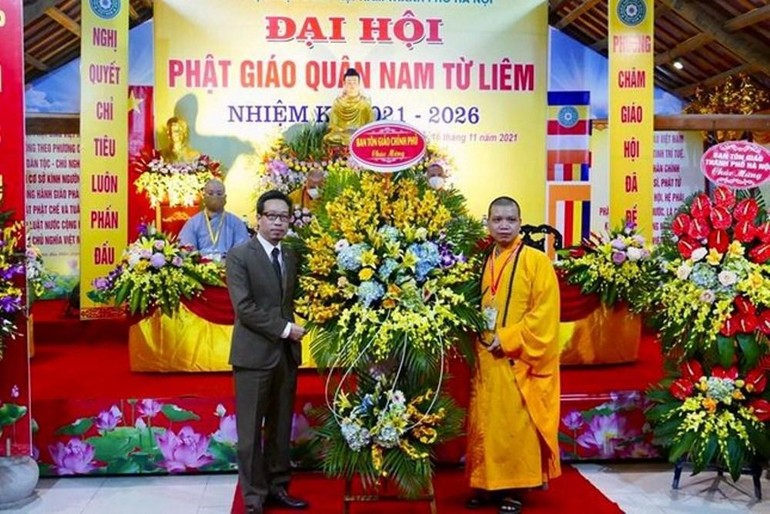 Ban Tôn giáo Chính phủ tặng hoa chúc mừng đại hội