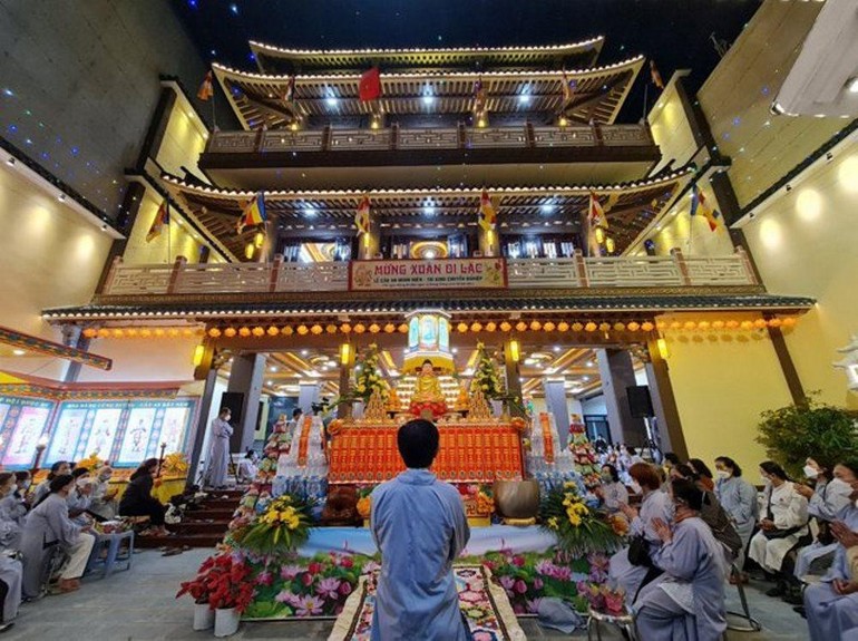 Pháp hội Dược Sư chùa Tân Thành trì tụng kinh trong 12 ngày
