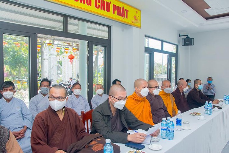 Chư tôn đức Ban Trị sự Phật giáo thị xã Điện Bàn tham gia họp 