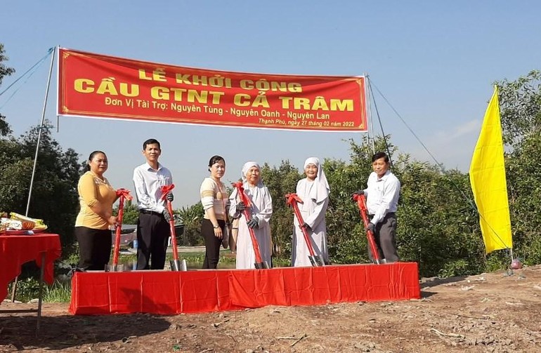 Lễ khởi công xây cầu giao thông nông thôn Cả Trâm tại xã Thạnh Phú