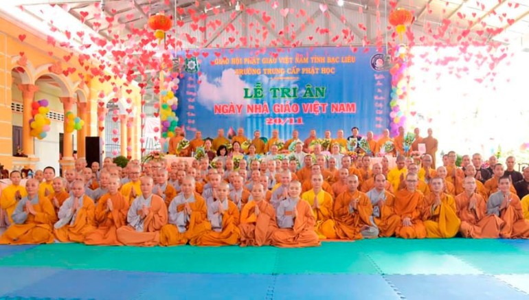 Trung cấp Phật học tỉnh Bạc Liêu trong ngày tri ân Ngày nhà giáo, tổ chức tại chùa Giác Hoa