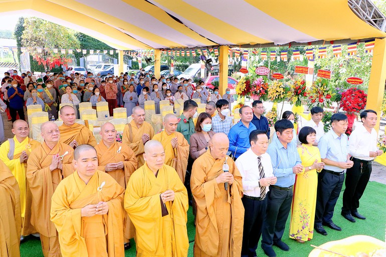 Ban Trị sự Phật giáo huyện Bàu Bàng cử hành nghi thức Đại lễ Phật đản Phật lịch 2566
