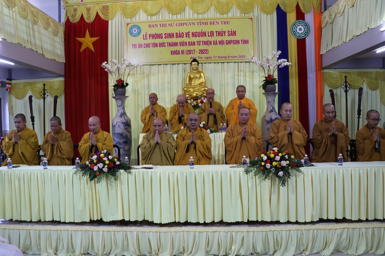 Chư tôn đức tham dự hội nghị Ban Từ thiện - Xã hội Phật giáo tỉnh