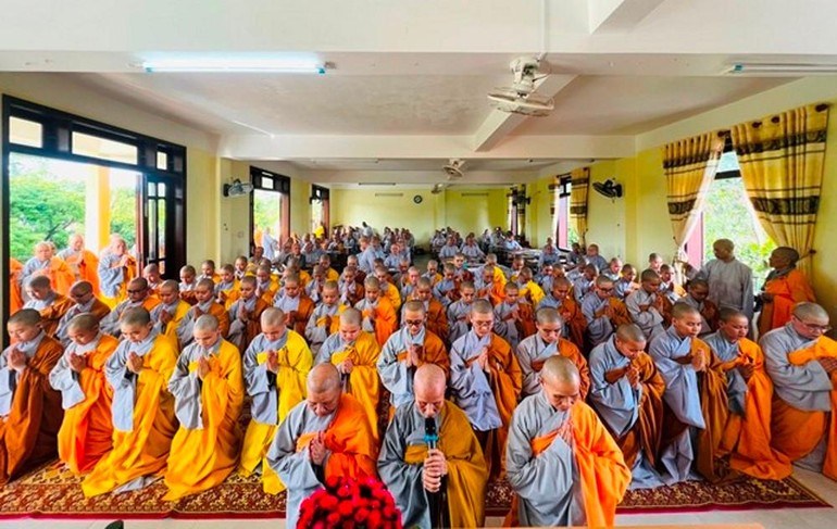 Đại Giới đàn Mật Hiển do Ban Trị sự GHPGVN Thừa Thiên Huế tổ chức với 152 giới tử Ni cầu thọ giới