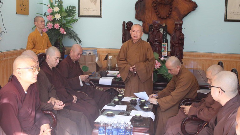 Hòa thượng Thích Đồng Quả chủ trì họp triển khai Phật sự cuối năm
