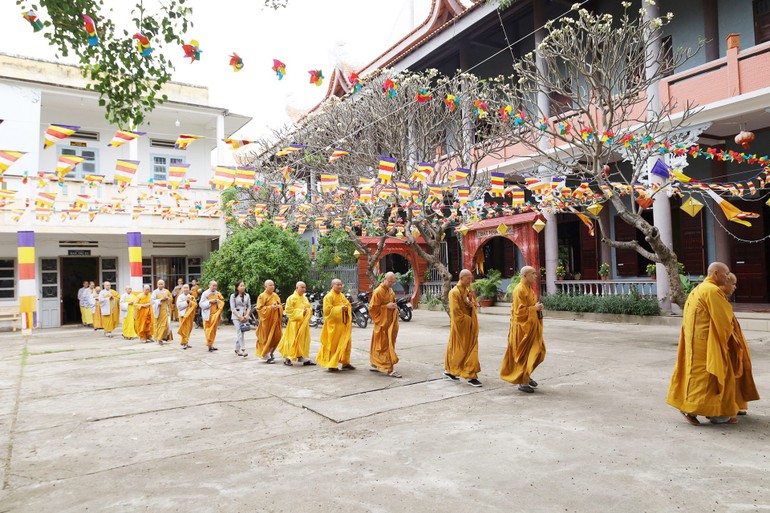  Ban Trị sự tổ chức cầu an, triển khai Phật sự đầu năm Quý Mão tại chùa Sùng Ân