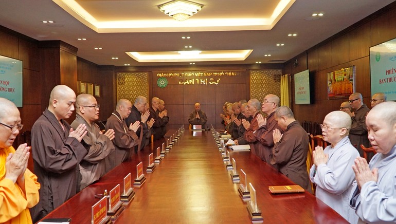 Chư tôn đức Tăng, Ni Ban Thường trực Ban Trị sự Phật giáo TP.HCM tham dự phiên họp đầu năm Quý Mão - 2023 tại Việt Nam Quốc Tự