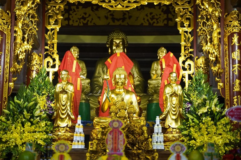 An vị tượng Phật, Bồ-tát, hộ pháp tại chùa Thanh Lương