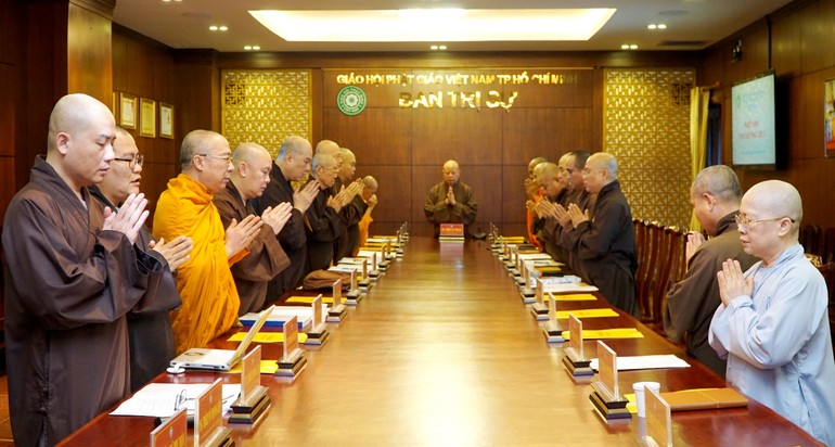 Chư tôn đức Tăng Ni Ban Thường trực niệm Phật cầu gia hộ