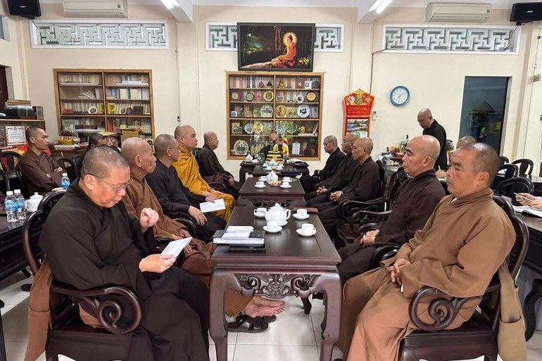 Chư tôn đức Ban Thường trực Ban Trị sự tỉnh họp thảo luận các hoạt động Phật sự quan trọng sắp tới
