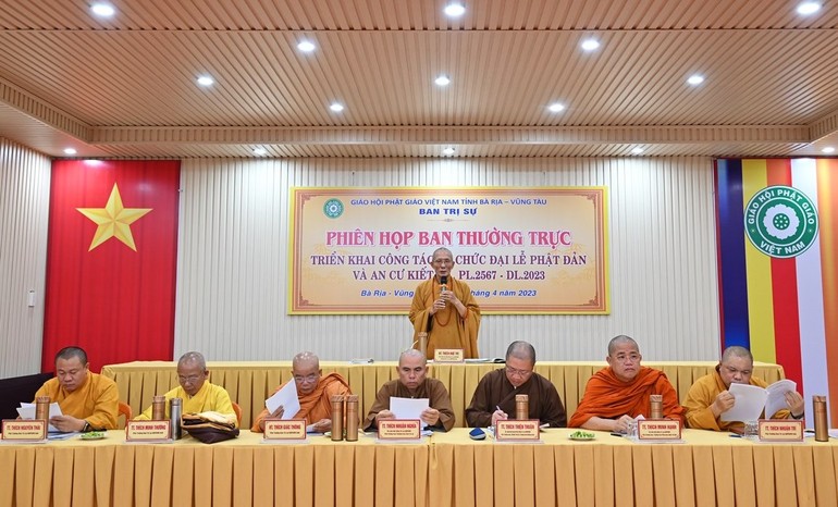 Hòa thượng Thích Huệ Trí chủ trì buổi họp Ban Thường trực Ban Trị sự Phật giáo tỉnh