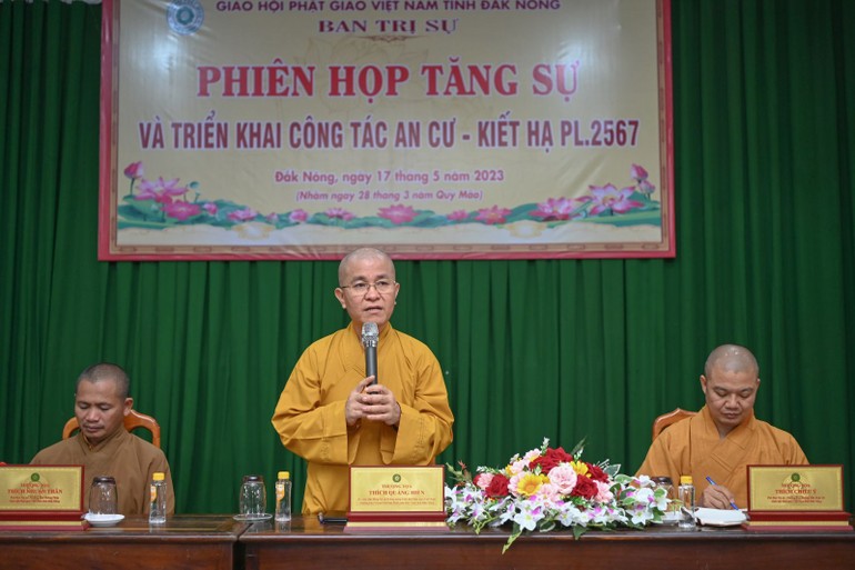 Thượng tọa Thích Quảng Hiền chủ trì buổi họp Ban Trị sự GHPGVN tỉnh