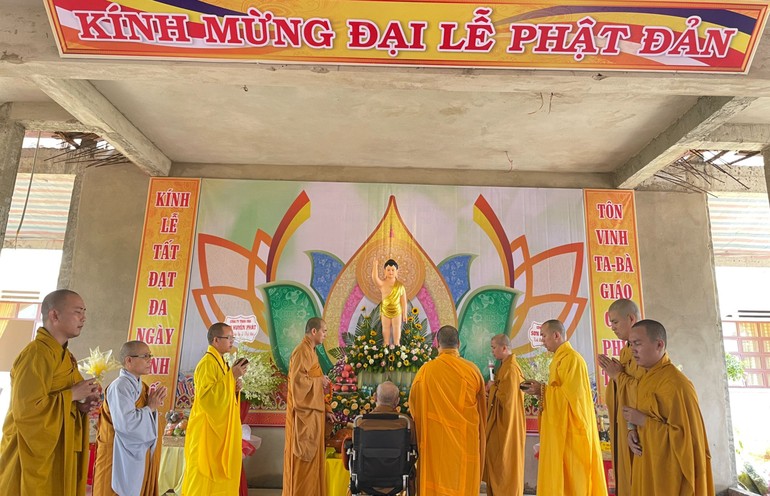 Trường Trung cấp Phật học tỉnh trang nghiêm tổ chức Đại lễ Phật đản