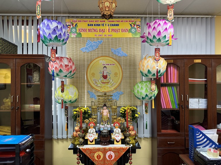 Lễ đài Phật đản tại Văn phòng Ban Kinh tế - Tài chính Phật giáo TP.HCM