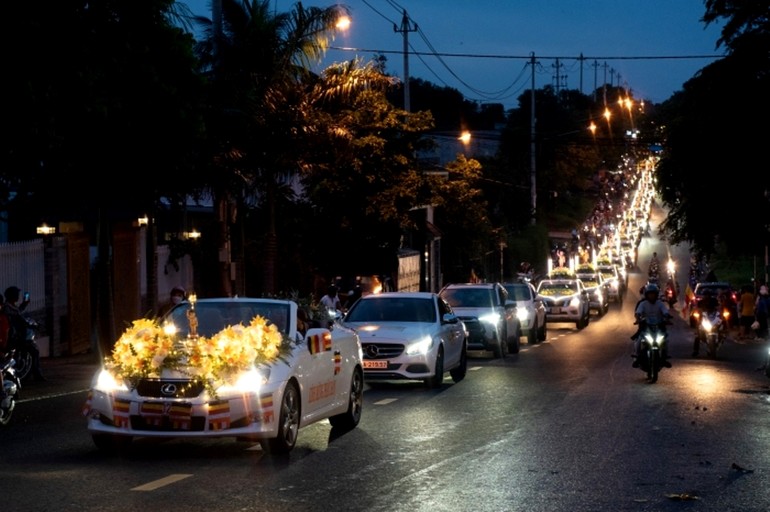 Đoàn xe hoa diễu hành trên các tuyến phố chính của TP.Buôn Ma Thuột