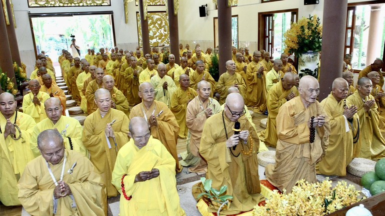 Ban Chức sự trường hạ tổ chức lễ tác pháp an cư tại chùa Vạn Thiện