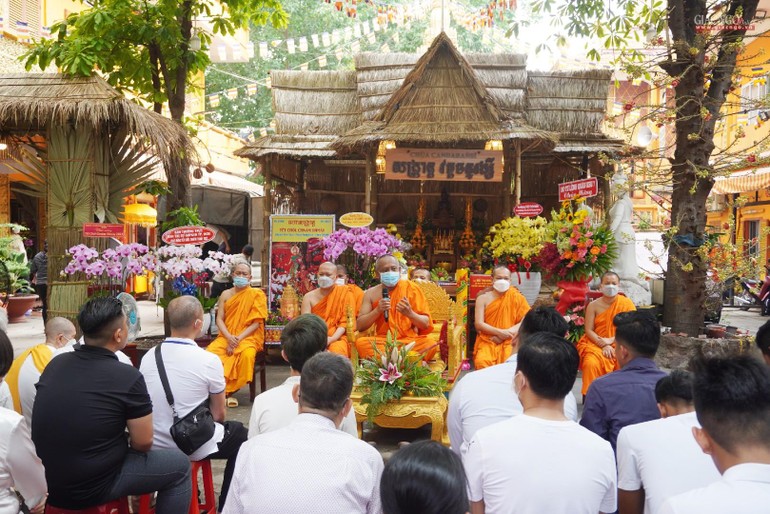 Hòa thượng Danh Lung nói về ý nghĩa lễ đón chư Thiên mừng năm mới tại chùa Candaransi 