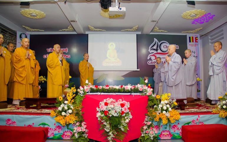 Chư tôn đức chứng minh lễ chu niên Gia đình Phật tử Giác Hạnh