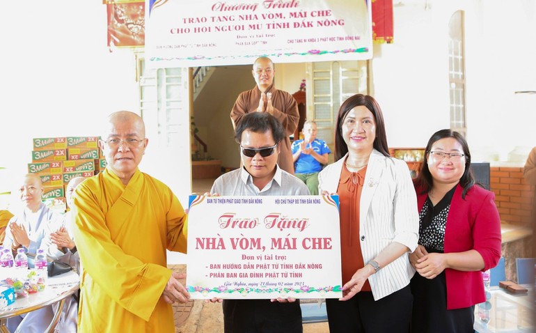 Hỗ trợ xây dựng mái vòng tại trụ sở của Hội Người mù tỉnh Đắk Nông
