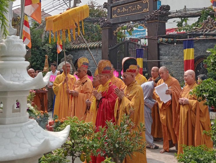 Chư tôn đức giáo phẩm thực hiện khóa lễ an vị tôn tượng Bồ-tát Quán Thế Âm