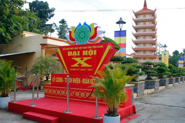 Phật giáo tỉnh Tiền Giang chào mừng Đại hội đại biểu lần thứ X
