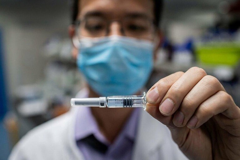 Vaccine Covid-19 thử nghiệm tại Sinovac Biotech ở Bắc Kinh đầu năm 2020. Ảnh: AFP