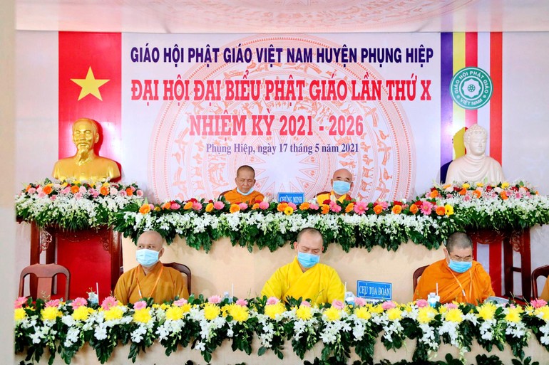 Chư tôn đức Chứng minh, Chủ tọa đoàn Đại hội đại biểu Phật giáo huyện Phụng Hiệp nhiệm kỳ 2021-2026
