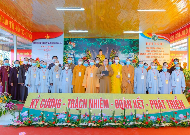 Tân Ban Trị sự Phật giáo huyện Hoằng Hóa nhiệm kỳ 2021-2026 ra mắt và phát biểu nhận nhiệm vụ tại hội nghị