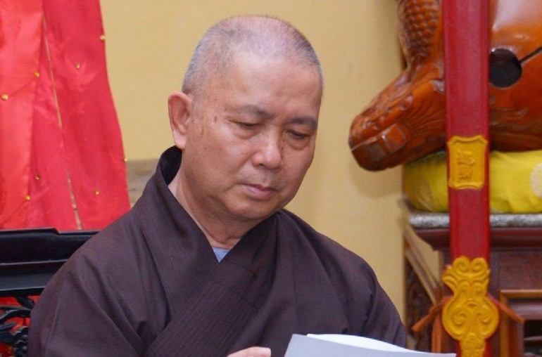 Hòa thượng Thích Hoằng Tri nhận quyết định bổ nhiệm trụ trì chùa An Long kể từ ngày 25-5-2022