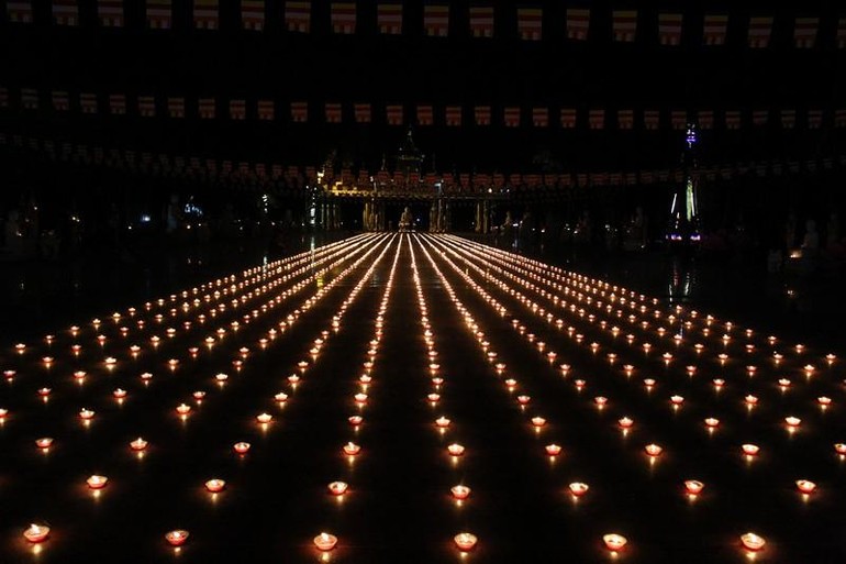 Lễ hội cúng đèn rằm tháng Mười tại thiền viện Phước Sơn