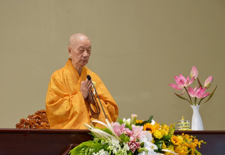 Đức Pháp chủ GHPGVN - Trưởng lão Hòa thượng Thích Trí Quảng thuyết giảng ở Học viện Phật giáo VN tại TP.HCM, ngày 12-3 - Ảnh: Bảo Toàn