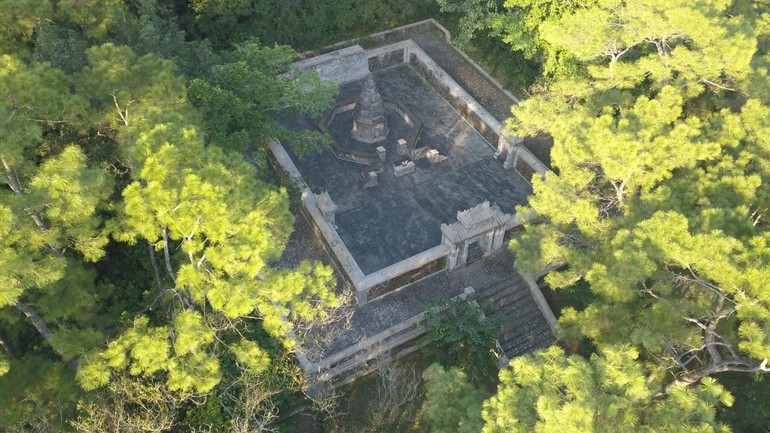 Bảo tháp Tổ sư Liễu Quán tọa lạc tại núi Thiên Thai