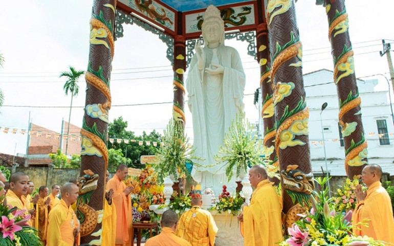 Lễ khánh tạ Quan Âm các và an vị tôn tượng Bồ-tát Quan Thế Âm tại chùa Hồng Phước