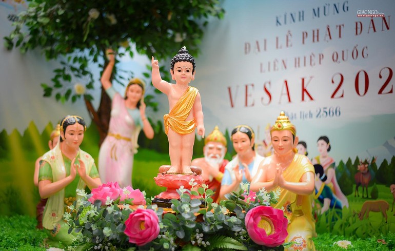 ẢNH] Chiêm ngưỡng những tôn tượng Phật đản sanh tại các lễ đài ...