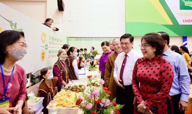 Ngày hội buffet chay “Chung một tấm lòng” vì người nghèo quận 1 năm 2022