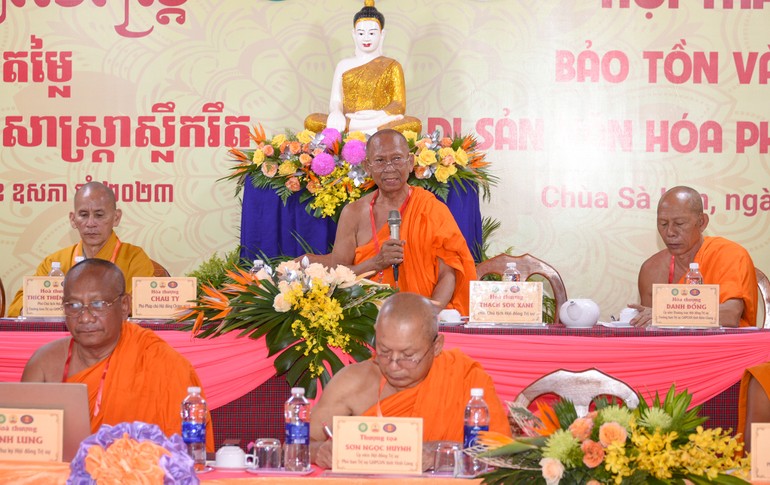 Hòa thượng Thạch Sok Xane phát biểu kêu gọi đẩy nhanh kế hoạch thống nhất chương trình đào tạo của Phật giáo Nam tông Khmer