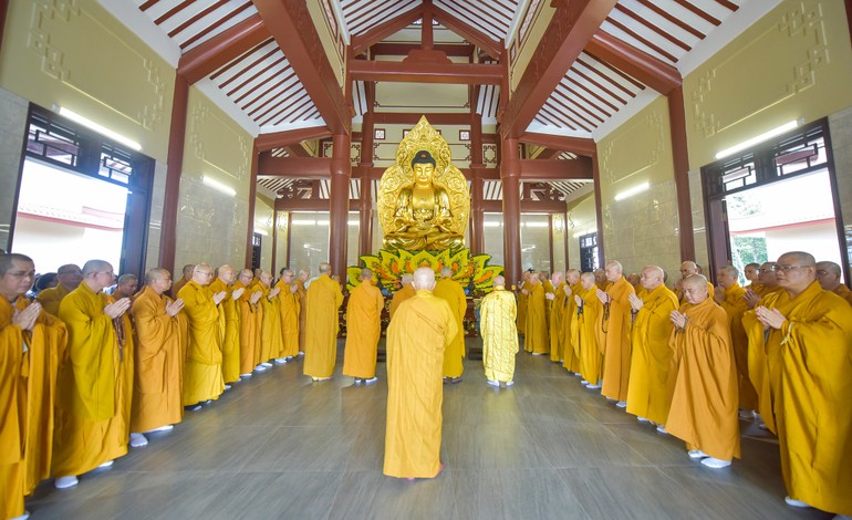 Chư tôn giáo phẩm tham dự Lễ khánh tạ Tam bảo chùa Phổ Quang (Q.Tân Bình, TP.HCM) chiều 22-12
