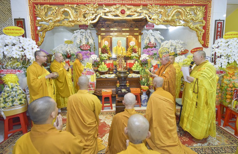Khóa lễ cung tiến Giác linh Hòa thượng Thích Nhựt Minh tại tổ đình Linh Sơn (Q.1, TP.HCM)
