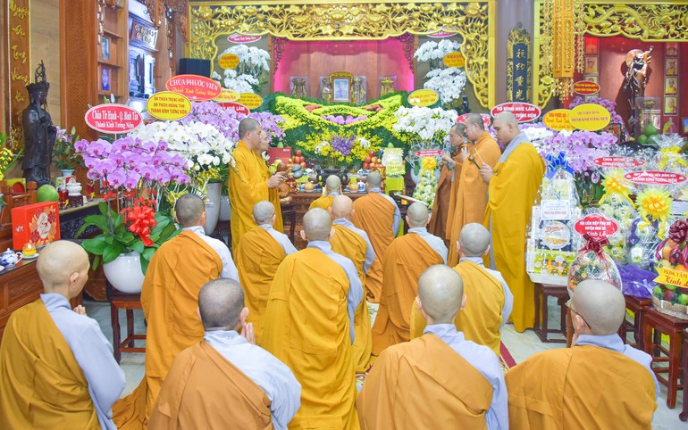 Lễ cung tiến Giác linh Ni trưởng Thích nữ Liễu Tướng tại chùa Pháp Võ, sáng 14-6 - Ảnh: Quảng Đạo