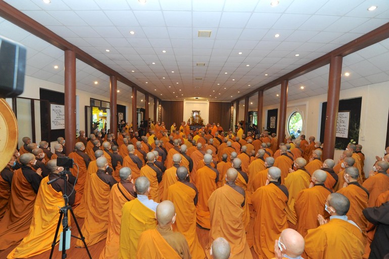 Tang lễ Thiền sư Thích Nhất Hạnh (1926-2022) do tổ đình Từ Hiếu và Tăng thân Làng Mai tổ chức theo di nguyện của Thiền sư