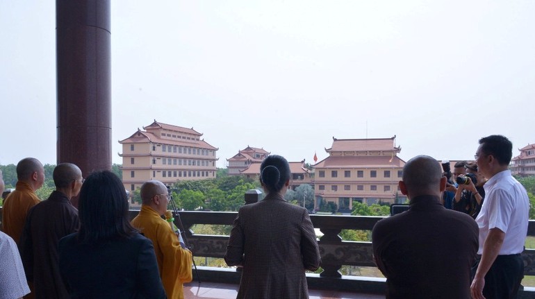 Phái đoàn khảo sát cơ sở II Học viện Phật giáo VN tại TP.HCM - Ảnh: Bảo Toàn/BGN