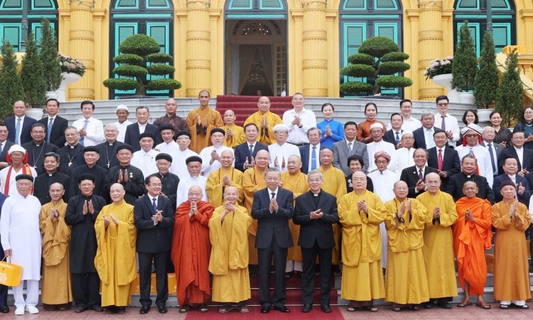 Chủ tịch nước Tô Lâm gặp gỡ các chức sắc tôn giáo - Ảnh: TTXVN