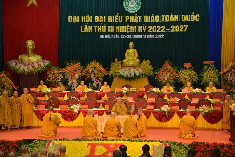 Sau 2 ngày làm việc nghiêm túc, Đại hội đại biểu Phật giáo toàn quốc lần thứ IX đã thành công viên mãn