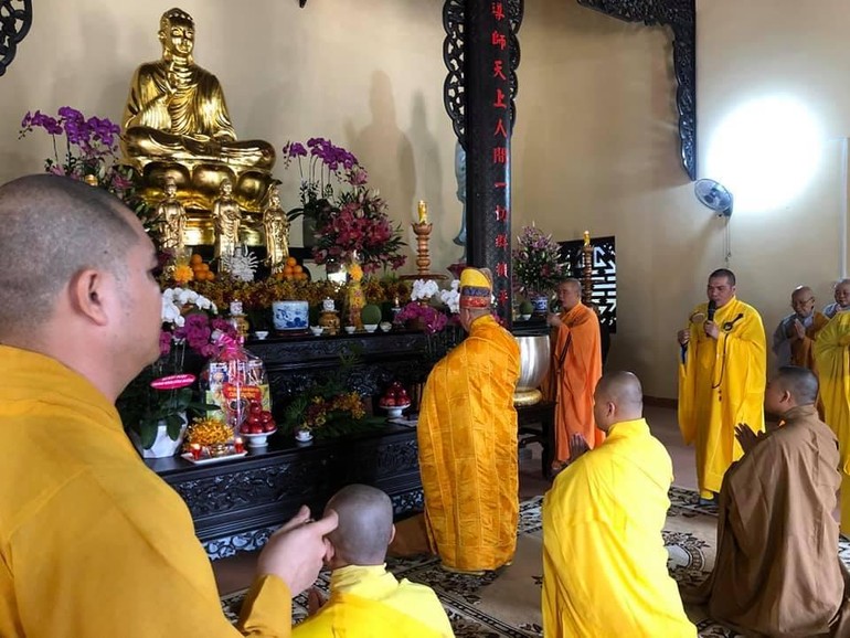 Quang cảnh buổi lễ an vị Phật - Ảnh: Tâm Không Vĩnh Hữu