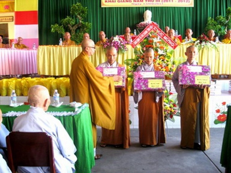 Trường Trung cấp Phật học tỉnh Bến Tre khai giảng năm thứ III khóa I