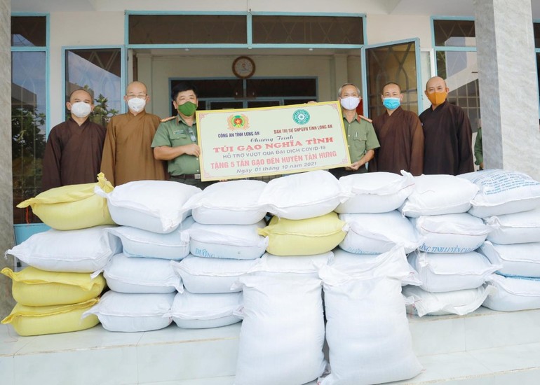 Chương trình "Túi gạo nghĩa tình" sẽ tặng 100 tấn gạo hỗ trợ người dân trong mùa dịch Covid-19
