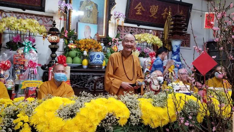 Hòa thượng Thích Thanh Hùng chúc Tết đến Tăng Ni, Phật tử quận 1