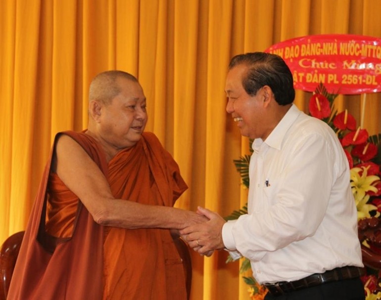 Hòa thượng Danh Nhưỡng tiếp Phó Thủ tướng Thường trực Trương Hòa Bình nhân Đại lễ Phật đản Phật lịch 2561